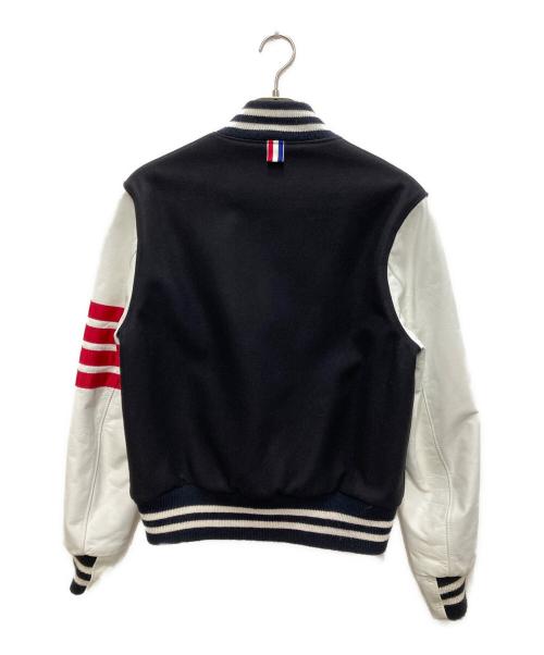 Thom Browne（トムブラウン）Thom Browne (トムブラウン) スタジャン ネイビーの古着・服飾アイテム