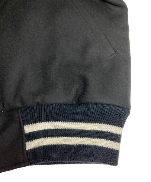 Thom Browne（トムブラウン）Thom Browne (トムブラウン) スタジャン ネイビーの古着・服飾アイテム