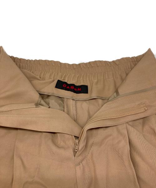 CABAN（キャバン）CABAN (キャバン) レーヨンシルクツイル 2タックパンツ ベージュ サイズ:XSの古着・服飾アイテム