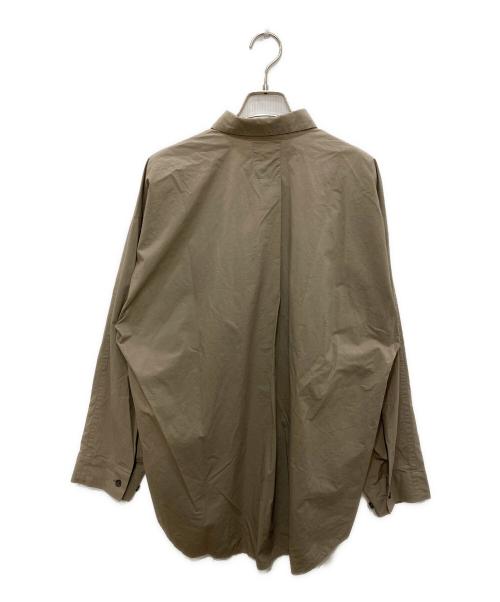 HOMME PLISSE ISSEY MIYAKE（オム プリッセ イッセイ ミヤケ）HOMME PLISSE ISSEY MIYAKE (オム プリッセ イッセイ ミヤケ) STREAMLINE SHIRT ベージュ サイズ:2の古着・服飾アイテム