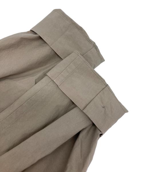 HOMME PLISSE ISSEY MIYAKE（オム プリッセ イッセイ ミヤケ）HOMME PLISSE ISSEY MIYAKE (オム プリッセ イッセイ ミヤケ) STREAMLINE SHIRT ベージュ サイズ:2の古着・服飾アイテム