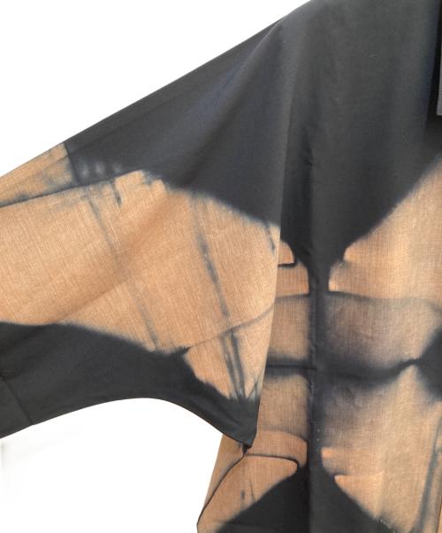 ISSEY MIYAKE MEN（イッセイミヤケメン）ISSEY MIYAKE MEN (イッセイミヤケメン) ITAJIME SHIRT ブラック×ベージュ サイズ:3の古着・服飾アイテム
