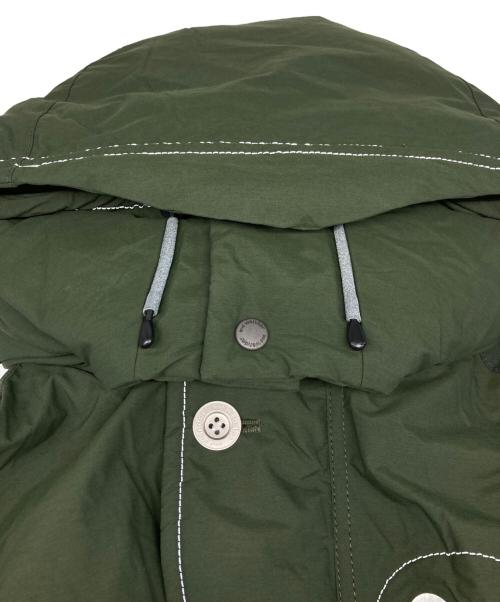 and wander（アンドワンダー）and wander (アンドワンダー) tough down jacket オリーブ サイズ:4の古着・服飾アイテム