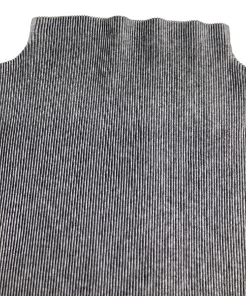 ISSEY MIYAKE（イッセイミヤケ）ISSEY MIYAKE (イッセイミヤケ) プリーツカットソー グレー サイズ:3の古着・服飾アイテム