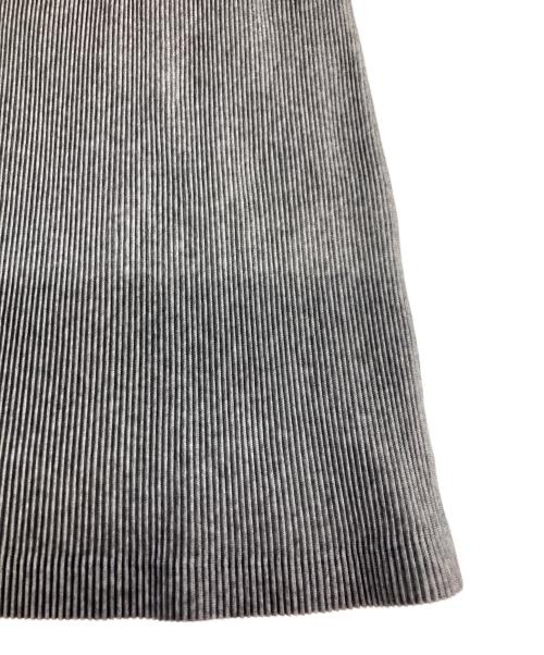 ISSEY MIYAKE（イッセイミヤケ）ISSEY MIYAKE (イッセイミヤケ) プリーツカットソー グレー サイズ:3の古着・服飾アイテム