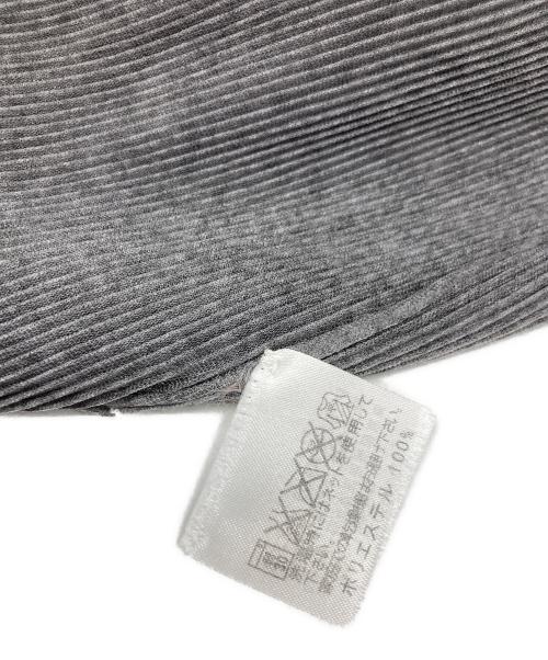 ISSEY MIYAKE（イッセイミヤケ）ISSEY MIYAKE (イッセイミヤケ) プリーツカットソー グレー サイズ:3の古着・服飾アイテム