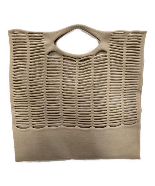 ISSEY MIYAKE（イッセイミヤケ）ISSEY MIYAKE (イッセイミヤケ) MOKKO ハンドバッグ ベージュの古着・服飾アイテム