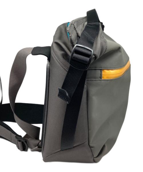 ARC'TERYX（アークテリクス）ARC'TERYX (アークテリクス) BEAMS (ビームス) ARRO 8 SHOULDER BAG グレーの古着・服飾アイテム