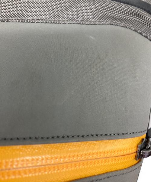 ARC'TERYX（アークテリクス）ARC'TERYX (アークテリクス) BEAMS (ビームス) ARRO 8 SHOULDER BAG グレーの古着・服飾アイテム