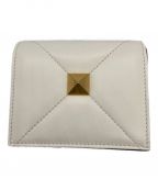 VALENTINOヴァレンティノ）の古着「ローマンスタッズナッパレザースモールウォレット」｜ホワイト