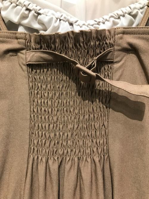 Ameri（アメリ）Ameri (アメリ) LAYERED BALLOON HEM DRESS カーキ サイズ:Sの古着・服飾アイテム