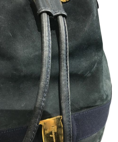 Salvatore Ferragamo（サルヴァトーレ フェラガモ）Salvatore Ferragamo (サルヴァトーレ フェラガモ) ヴィンテージヴァラリボンショルダーバッグ ネイビーの古着・服飾アイテム