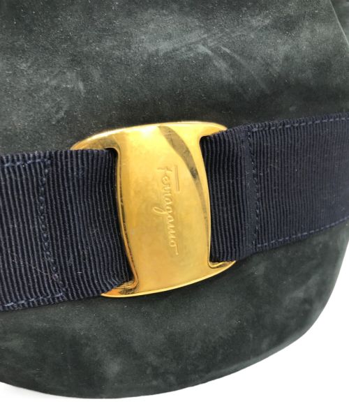 Salvatore Ferragamo（サルヴァトーレ フェラガモ）Salvatore Ferragamo (サルヴァトーレ フェラガモ) ヴィンテージヴァラリボンショルダーバッグ ネイビーの古着・服飾アイテム