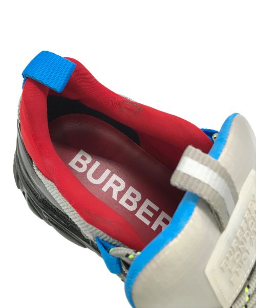 BURBERRY（バーバリー）BURBERRY (バーバリー) LOW TOP SNEAKER グレー×ブラック サイズ:36の古着・服飾アイテム