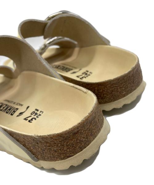 BIRKENSTOCK（ビルケンシュトック）BIRKENSTOCK (ビルケンシュトック) ARIZONA BIG BUCKLE アイボリー サイズ:24の古着・服飾アイテム