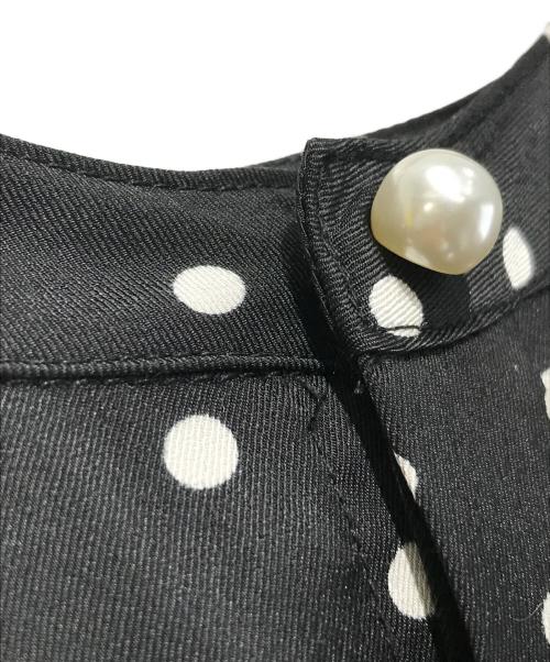 BEARDSLEY（ビアズリー）BEARDSLEY (ビアズリー) パール釦ギャザーチュニックワンピース ブラック×ホワイト サイズ:Fの古着・服飾アイテム