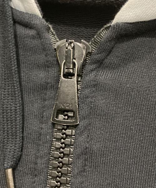 N°21 numero ventuno（ヌメロヴェントゥーノ）N°21 NUMERO VENTUNO (ヌメロヴェントゥーノ) フードプリントジップパーカー ブラック サイズ:Mの古着・服飾アイテム