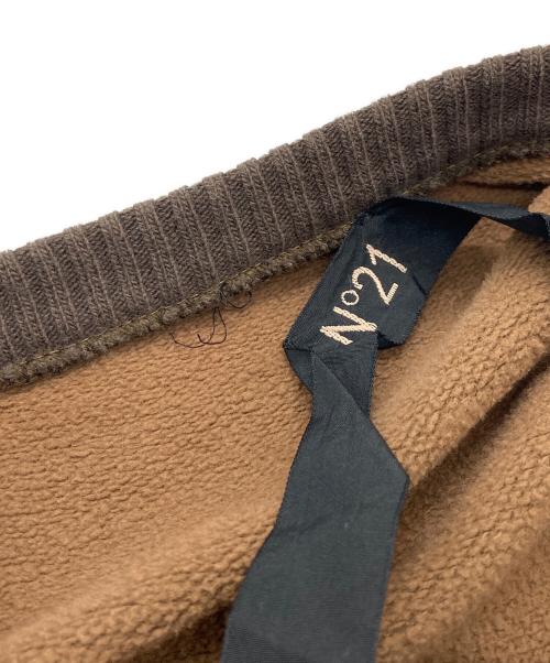 N°21 numero ventuno（ヌメロヴェントゥーノ）N°21 numero ventuno (ヌメロヴェントゥーノ) ストライプニット切替スウェット ブラウン サイズ:Mの古着・服飾アイテム