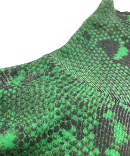 JOHN LAWRENCE SULLIVAN（ジョン ローレンス サリバン）JOHN LAWRENCE SULLIVAN ULLIVAN PYTHON PRINTED COTTON TURTLE NECK TOP（パイソンプリンティドコットンタートルネックトップ） グリーン×ブラック サイズ:Lの古着・服飾アイテム