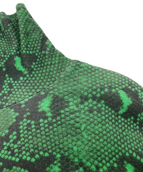 JOHN LAWRENCE SULLIVAN（ジョン ローレンス サリバン）JOHN LAWRENCE SULLIVAN ULLIVAN PYTHON PRINTED COTTON TURTLE NECK TOP（パイソンプリンティドコットンタートルネックトップ） グリーン×ブラック サイズ:Lの古着・服飾アイテム