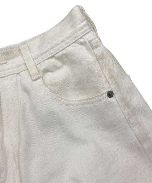 Q.anos（キュアノス）Q.anos (キュアノス) ワイドデニムパンツ ホワイトの古着・服飾アイテム