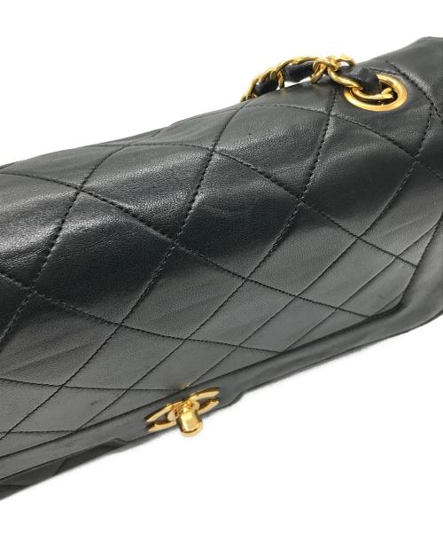 CHANEL（シャネル）CHANEL (シャネル) ココマークマトラッセチェーンショルダーバッグ ブラックの古着・服飾アイテム