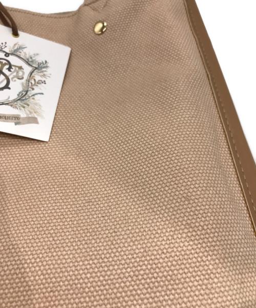 SEVEN TEN by MIHO KAWAHITO（セブン テン バイ ミホ カワヒト）SEVEN TEN by MIHO KAWAHITO (セブン テン バイ ミホ カワヒト) 馬刺繍ハンドバッグ ベージュの古着・服飾アイテム