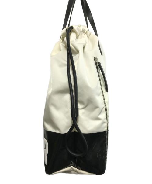 MONCLER（モンクレール）MONCLER (モンクレール) FLAMENNE SHOPPING BAG(フラメンヌショッピングバック ホワイト×ブラックの古着・服飾アイテム