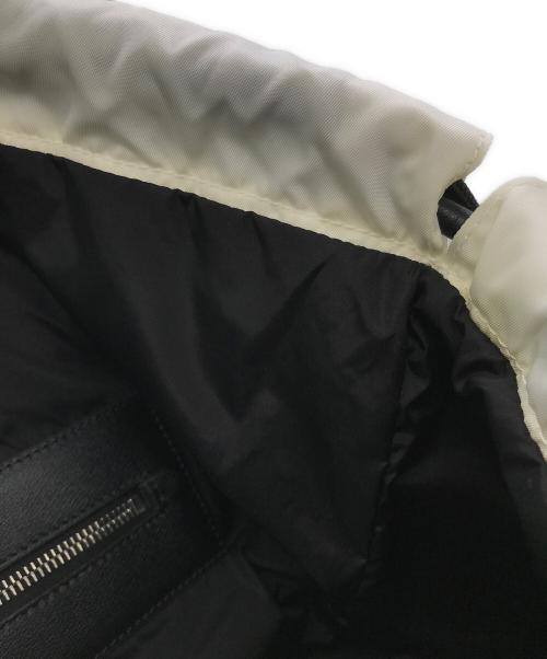 MONCLER（モンクレール）MONCLER (モンクレール) FLAMENNE SHOPPING BAG(フラメンヌショッピングバック ホワイト×ブラックの古着・服飾アイテム
