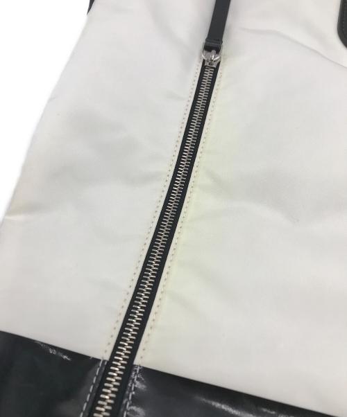 MONCLER（モンクレール）MONCLER (モンクレール) FLAMENNE SHOPPING BAG(フラメンヌショッピングバック ホワイト×ブラックの古着・服飾アイテム