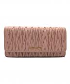 MIU MIUミュウミュウ）の古着「ギャザー長財布」｜ライトピンク