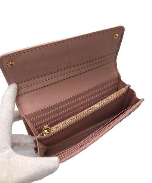 MIU MIU（ミュウミュウ）MIU MIU (ミュウミュウ) ギャザー長財布 ライトピンク サイズ:-の古着・服飾アイテム