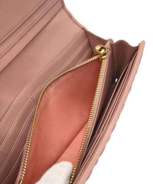 MIU MIU（ミュウミュウ）MIU MIU (ミュウミュウ) ギャザー長財布 ライトピンク サイズ:-の古着・服飾アイテム