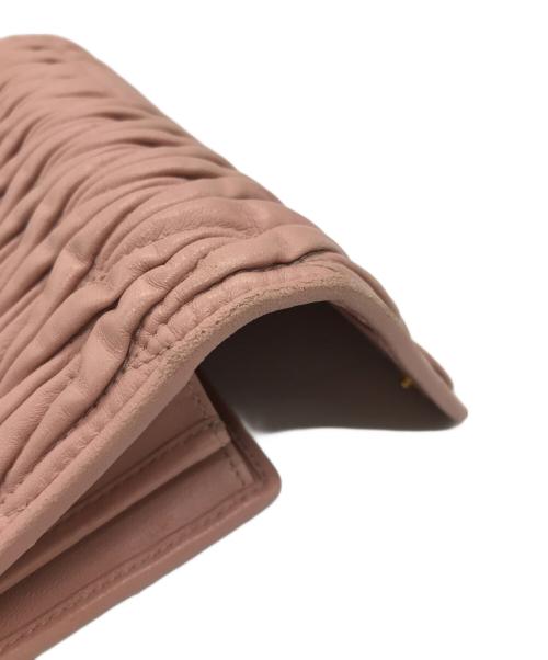 MIU MIU（ミュウミュウ）MIU MIU (ミュウミュウ) ギャザー長財布 ライトピンク サイズ:-の古着・服飾アイテム