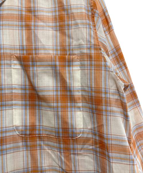 MAATEE&SONS（マーティーアンドサンズ）MAATEE&SONS (マーティーアンドサンズ) WOOL ONE PIECE COLLAR SHIRTS ブラウン×ホワイト サイズ:2 未使用品の古着・服飾アイテム