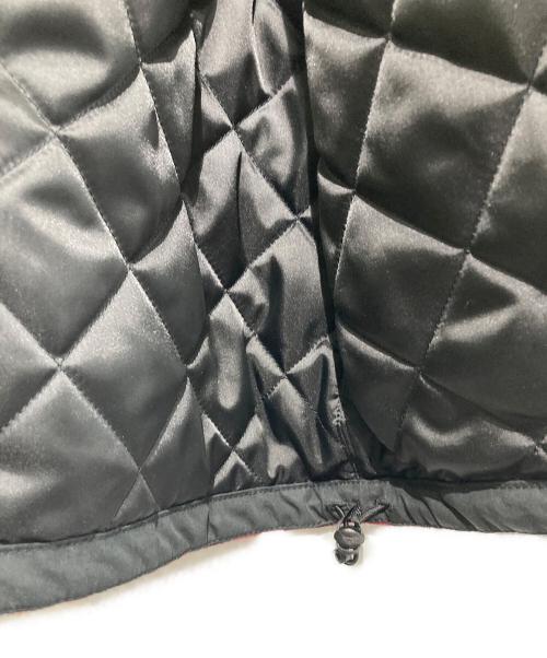 eYe COMME des GARCONS JUNYAWATANABE MAN（アイ コム デ ギャルソン ジュンヤ ワタナベ マン）eYe COMME des GARCONS JUNYAWATANABE MAN (アイ コム デ ギャルソン ジュンヤ ワタナベ マン) CarHartt (カーハート) 24AWW-NAME JACKET レッド×ブラック サイズ:XSの古着・服飾アイテム