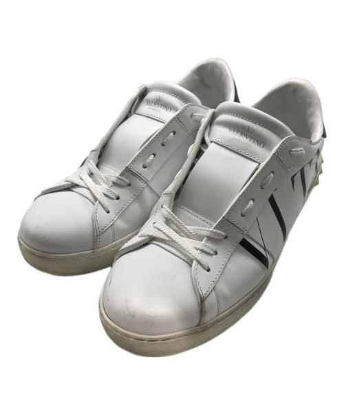 VALENTINO GARAVANI（ヴァレンティノ・ガラヴァーニ）VALENTINO GARAVANI (ヴァレンティノ・ガラヴァーニ) スタッズローカットスニーカー ホワイト サイズ:40の古着・服飾アイテム