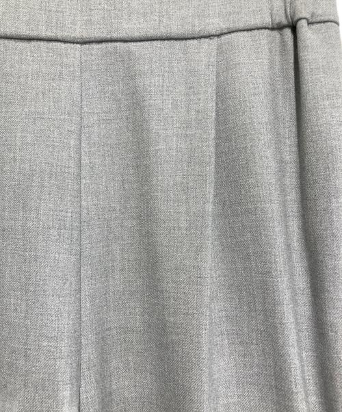 YORI（ヨリ）yori (ヨリ) ウォーム裏起毛ハンサムパンツ グレー サイズ:36の古着・服飾アイテム