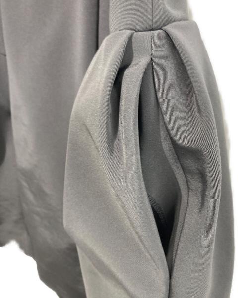 FOXEY NEWYORK（フォクシーニューヨーク）FOXEY NEWYORK (フォクシーニューヨーク) ノースリーブワンピース グレー サイズ:38の古着・服飾アイテム