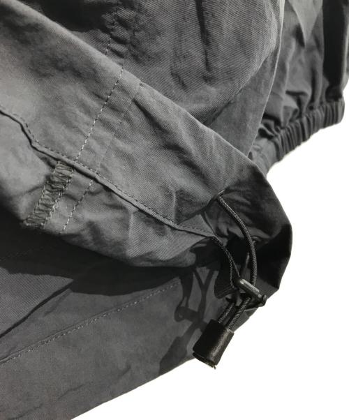 LAD MUSICIAN（ラッドミュージシャン）LAD MUSICIAN (ラッドミュージシャン) ナイロンプルオーバーパーカー グレー サイズ:Lの古着・服飾アイテム