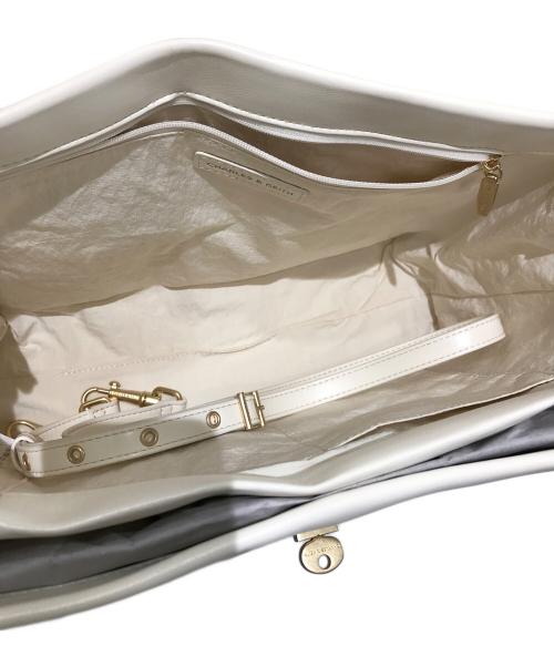 CHARLES & KEITH（チャールズアンドキース）CHARLES & KEITH (チャールズ＆キース) ケリー チェーンハンドルバッグ アイボリーの古着・服飾アイテム