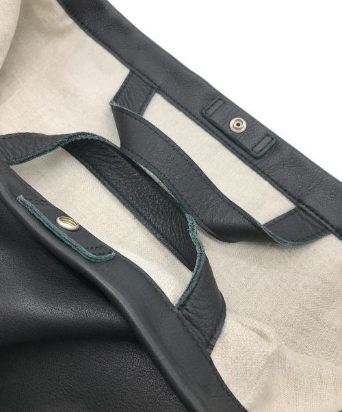 confect（コンフェクト）CONFECT (コンフェクト) バレンシアレザーショルダーバッグ ブラックの古着・服飾アイテム