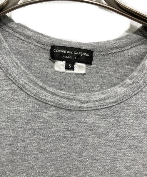 COMME des GARCONS HOMME PLUS（コムデギャルソンオムプリュス）COMME des GARCONS HOMME PLUS (コムデギャルソンオムプリュス) 半袖バックプリントカットソー グレー サイズ:Sの古着・服飾アイテム