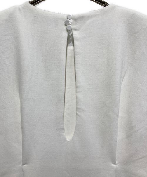 anuans（アニュアンス）anuans (アニュアンス) ストレートタックカットワンピース ホワイト サイズ:Mの古着・服飾アイテム