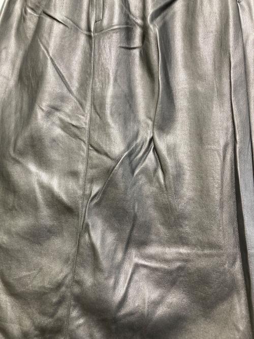 TOMORROW LAND（トゥモローランド）TOMORROW LAND (トゥモローランド) ロイヤルレザーライククロス アシンメトリープリーツスカート グレー サイズ:34の古着・服飾アイテム