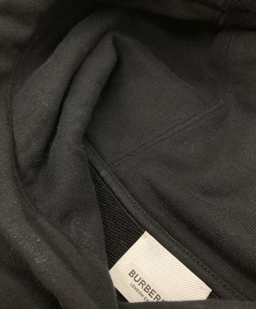 BURBERRY LONDON（バーバリーロンドン）BURBERRY LONDON (バーバリーロンドン) HORSEFERRY PRINT COTTON OVERSIZED HOODIE ホワイト×ブラック サイズ:Mの古着・服飾アイテム