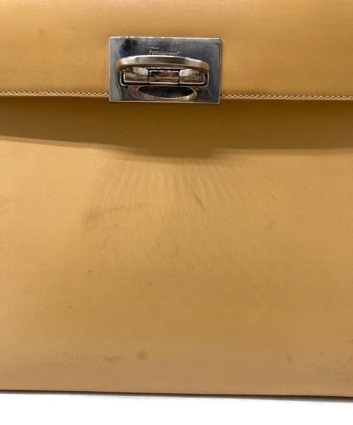 Salvatore Ferragamo（サルヴァトーレ フェラガモ）Salvatore Ferragamo (サルヴァトーレ フェラガモ) ハンドバッグ ベージュの古着・服飾アイテム