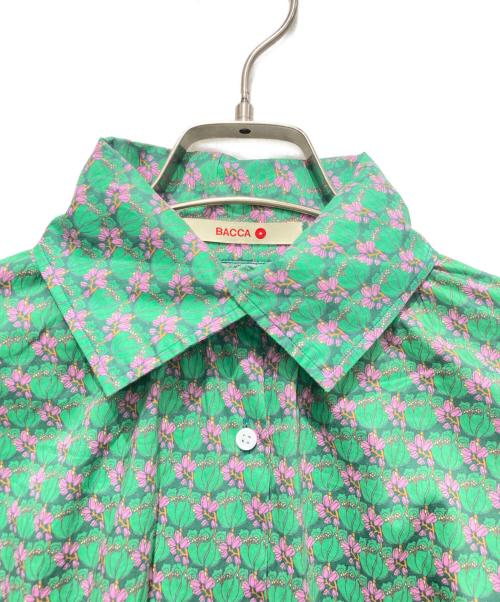 BACCA（バッカ）BACCA (バッカ) リバティプリント ギャザーブラウス グリーン×ピンク サイズ:36の古着・服飾アイテム