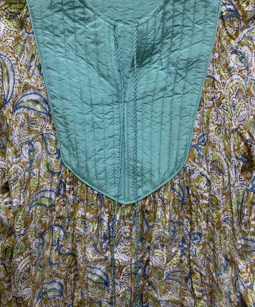 ne quittez pas（ヌキテパ）ne quittez pas (ヌキテパ) ペイズリー柄レーヨンワンピース グリーン×ベージュ サイズ:‐の古着・服飾アイテム