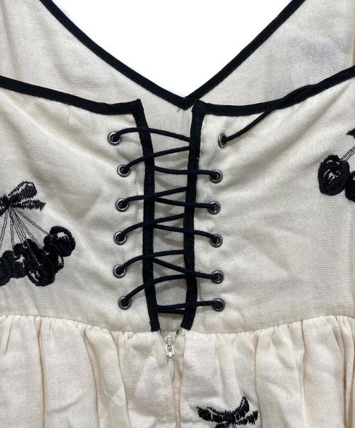 Tanaka Daisuke（タナカ ダイスケ）TANAKA DAISUKE (タナカ ダイスケ) チェリー柄キャミソールワンピース ホワイト サイズ:Fの古着・服飾アイテム